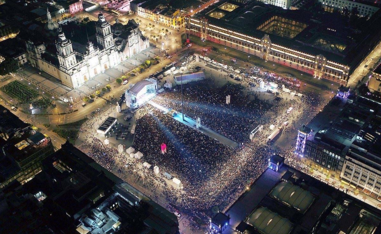 Busca AMLO realizar evento en Zócalo para festejar su primer año de gobierno