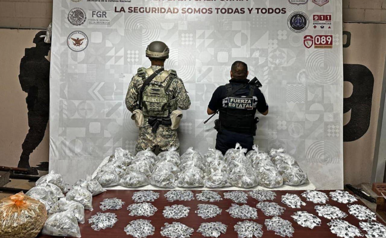 Aseguran 8 kilos de droga en vehículo abandonado