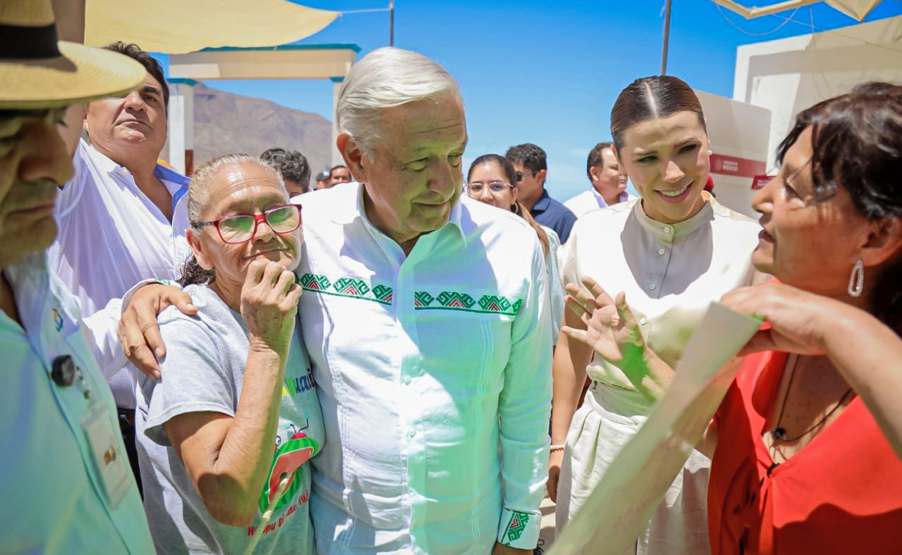 Realizan López Obrador y Marina del Pilar histórica visita a Isla de Cedros