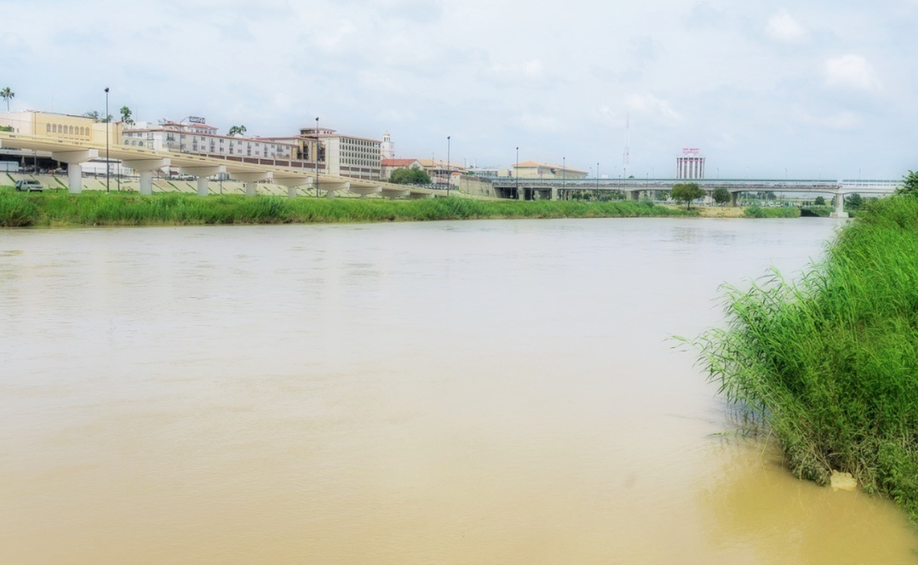Localizan a dos niños migrantes muertos en el Río Bravo