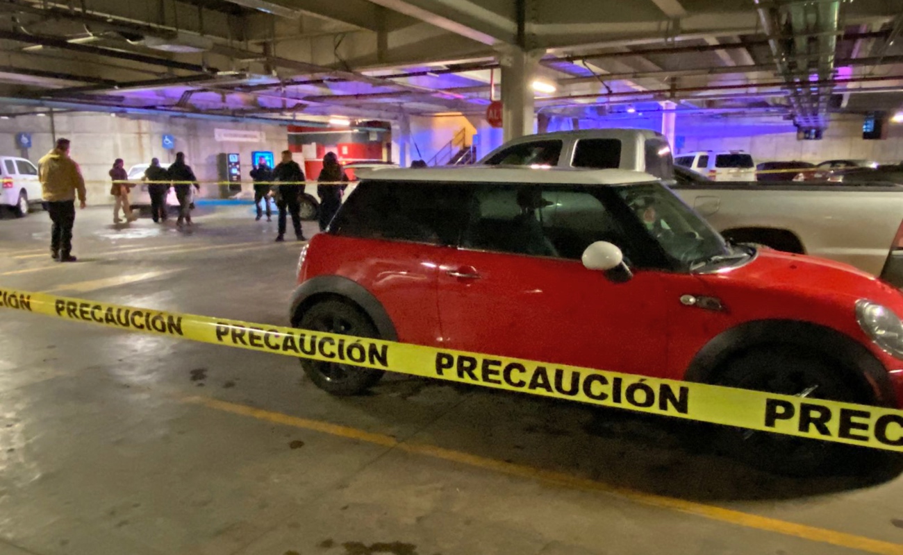 Identifican a hombre ejecutado en estacionamiento de Plaza Galerías