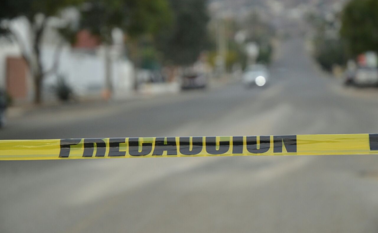 Un muerto y un herido en estacionamiento de un bar en Tijuana