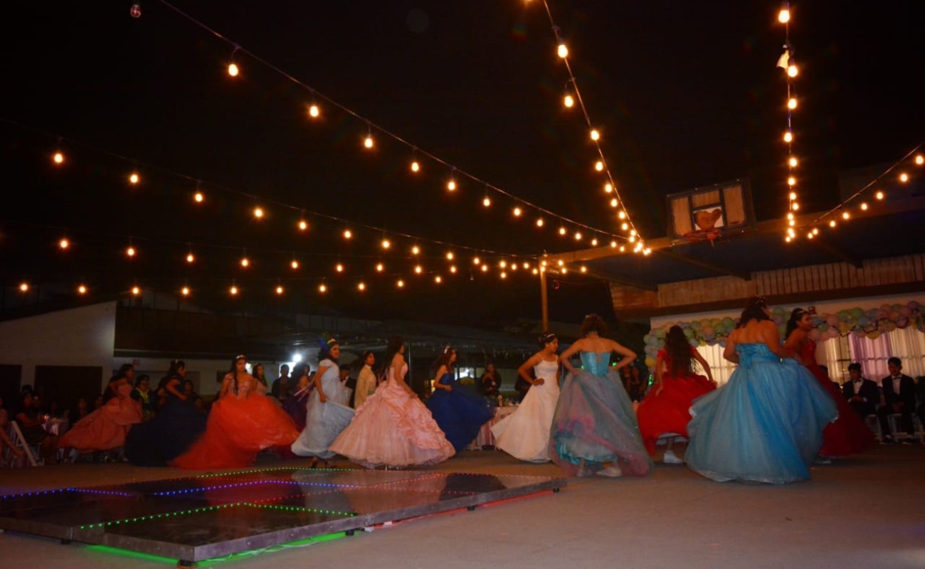 Celebran fiesta de XV años en albergue temporal del DIF BC en Tijuana