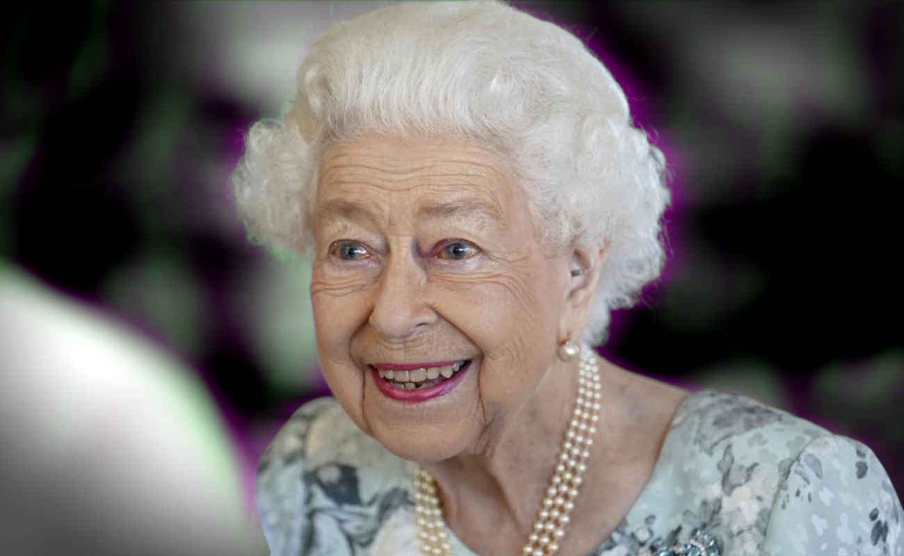 Reina Isabel II está bajo supervisión médica, reporta Palacio de Buckingham