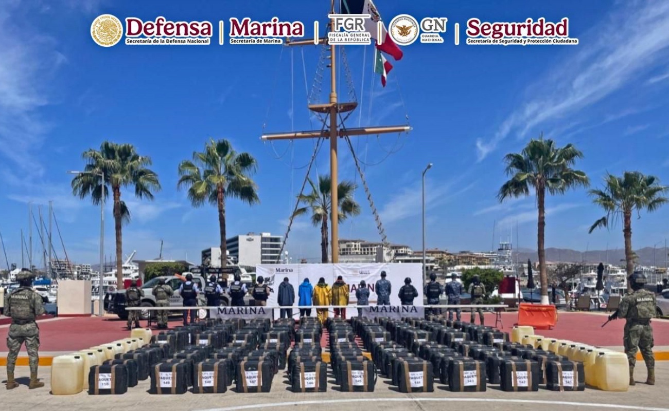 Aseguran "vikinga" con 4.5 toneladas de cocaína en Cabo San Lucas