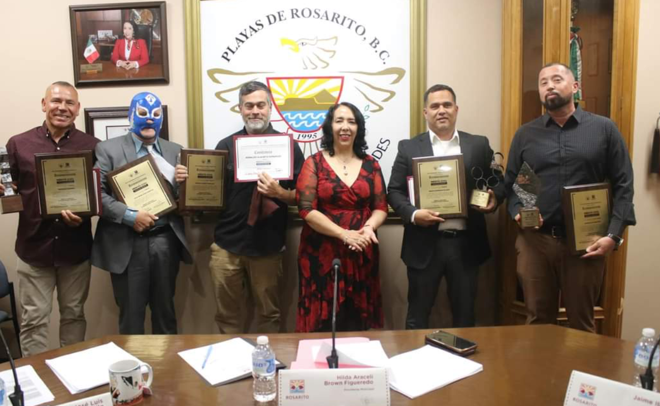 Reconoce Cabildo de Rosarito a ciudadanos con el premio Mérito Civil 2023