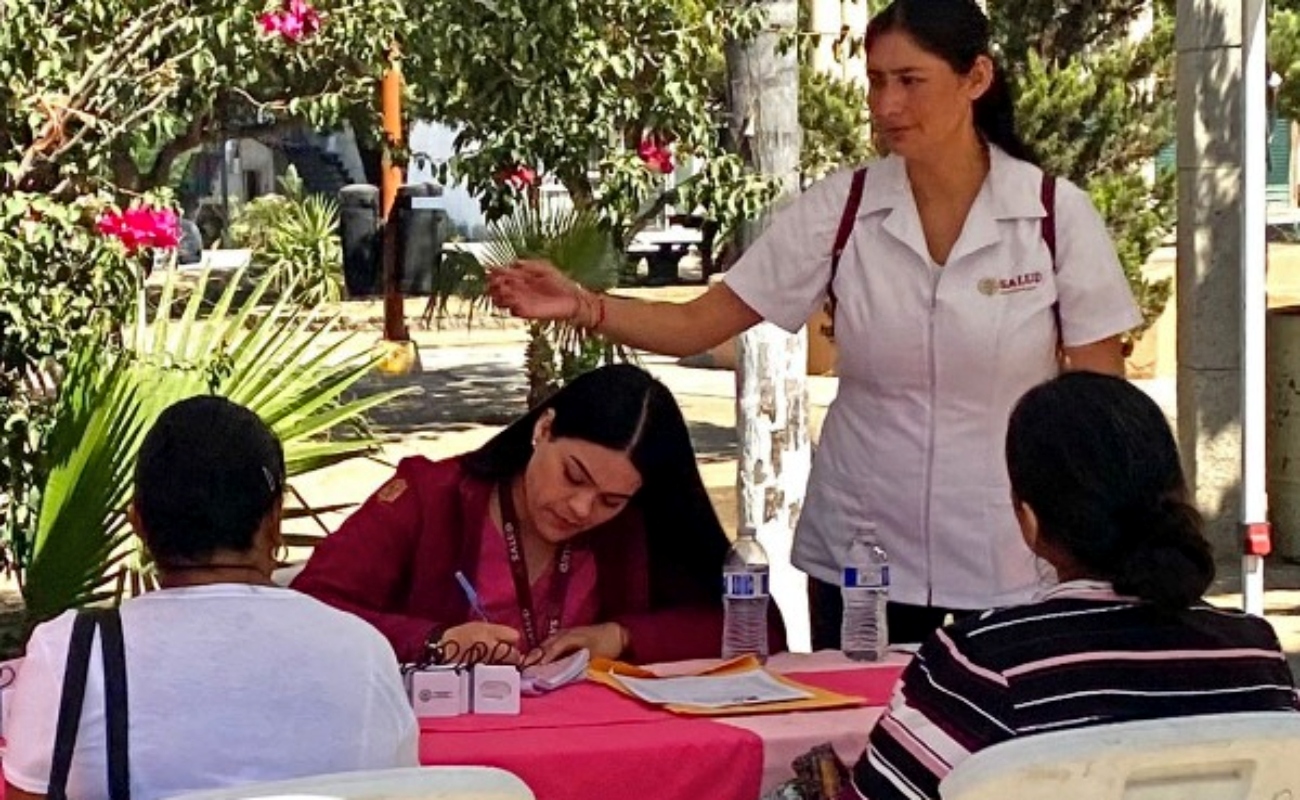 Llevan servicios del módulo Rosa Móvil a Valle de Guadalupe para la detención oportuna de Cáncer en la Mujer