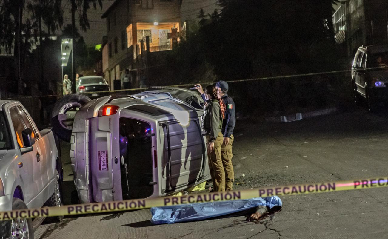 Muere conducto en trágica volcadura en la Sánchez Taboada