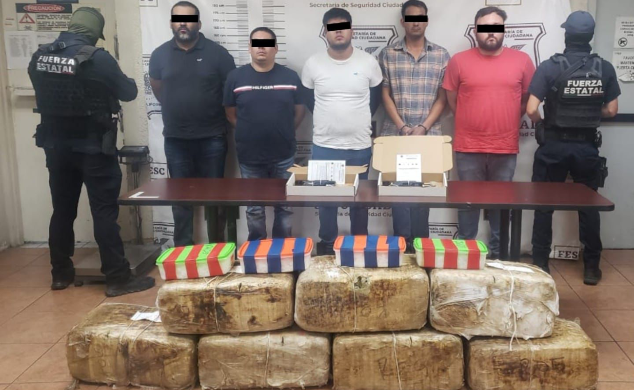 Aseguran a cinco sujetos en posesión de 120 kilos de droga y armas