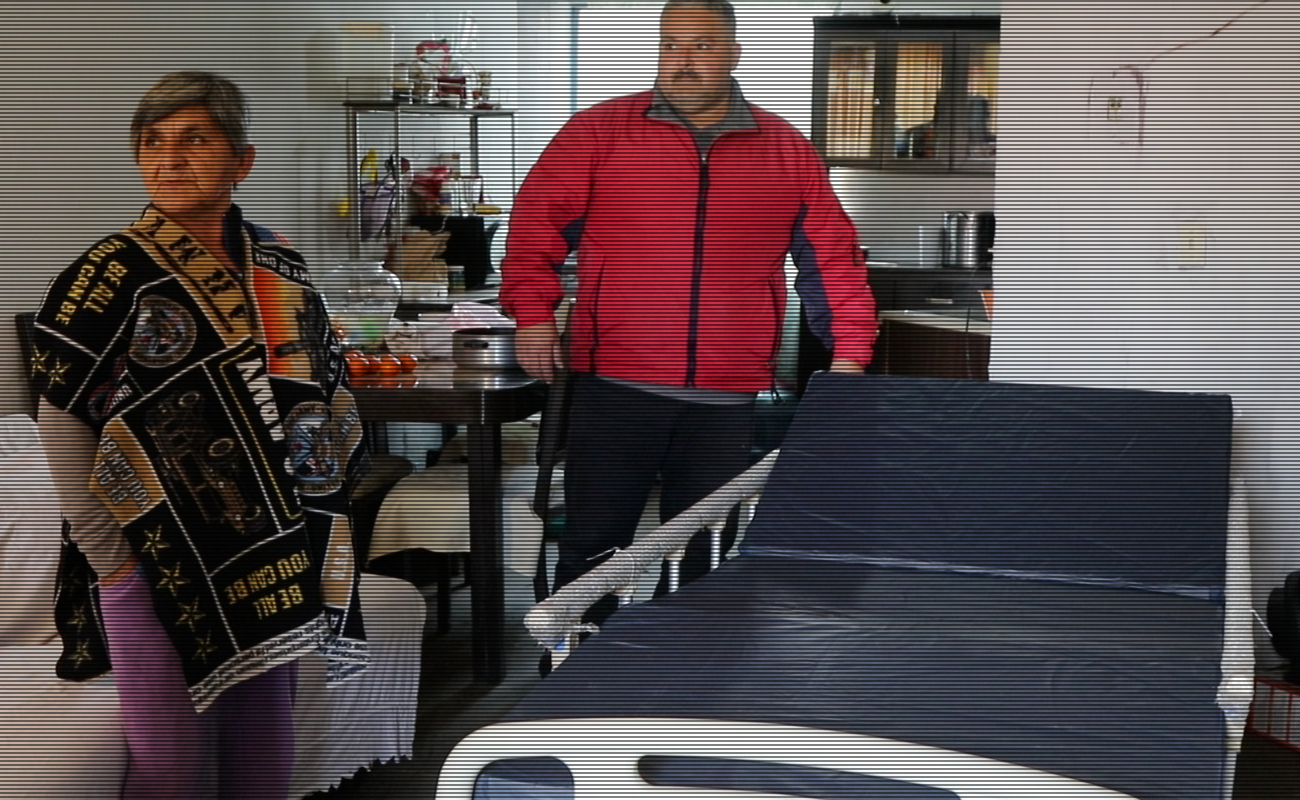 Alcaldesa entrega cama ortopédica a mujer con discapacidad