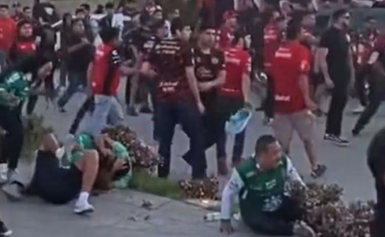 Identifican a agresores de aficionados del León afuera del Estadio Caliente