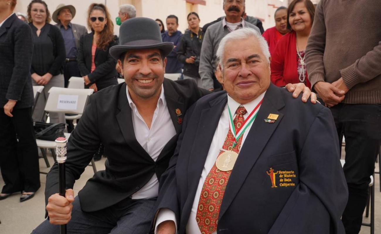 Preside Armando Ayala reconocimiento al Seminario de Historia de Baja California