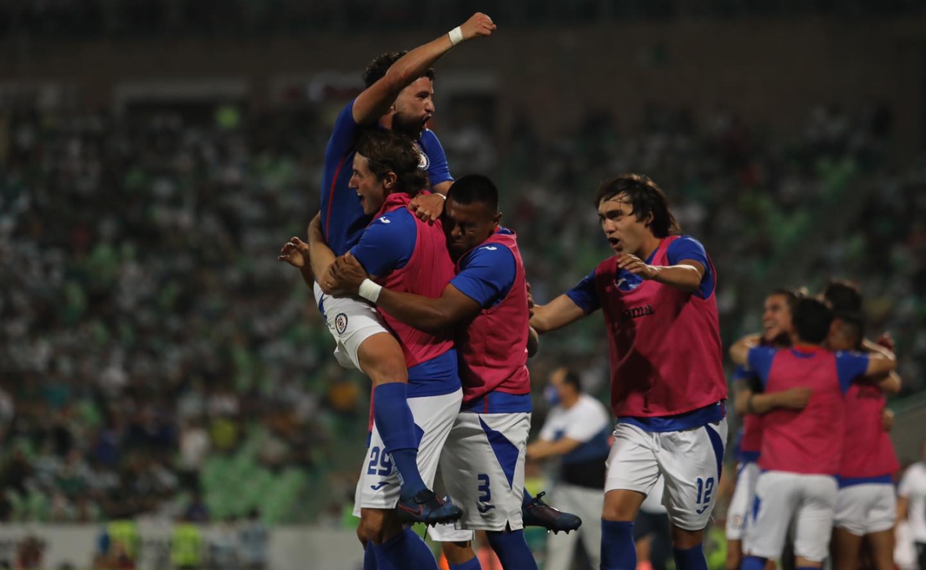 Cruz Azul cerca de coronarse, vence 0-1 a Santos