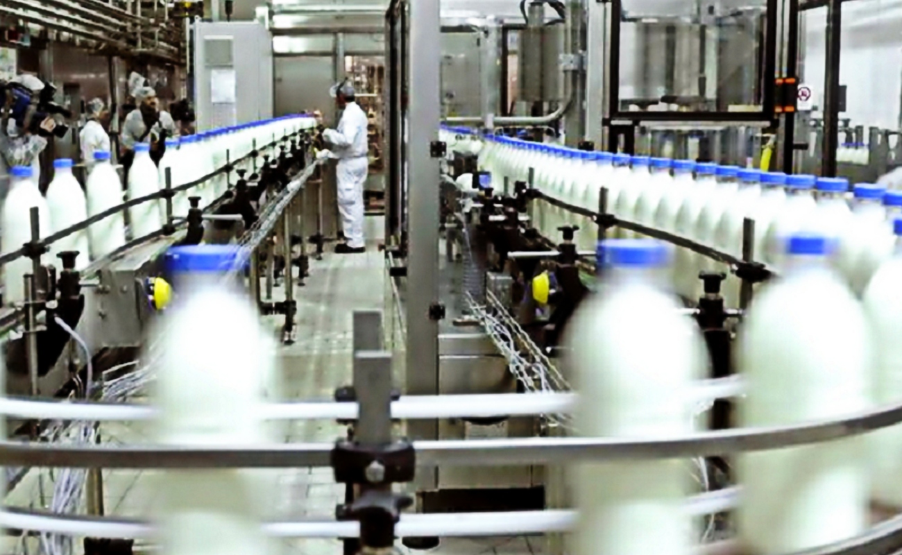 Productores lácteos piden a Trump retirar aranceles a México