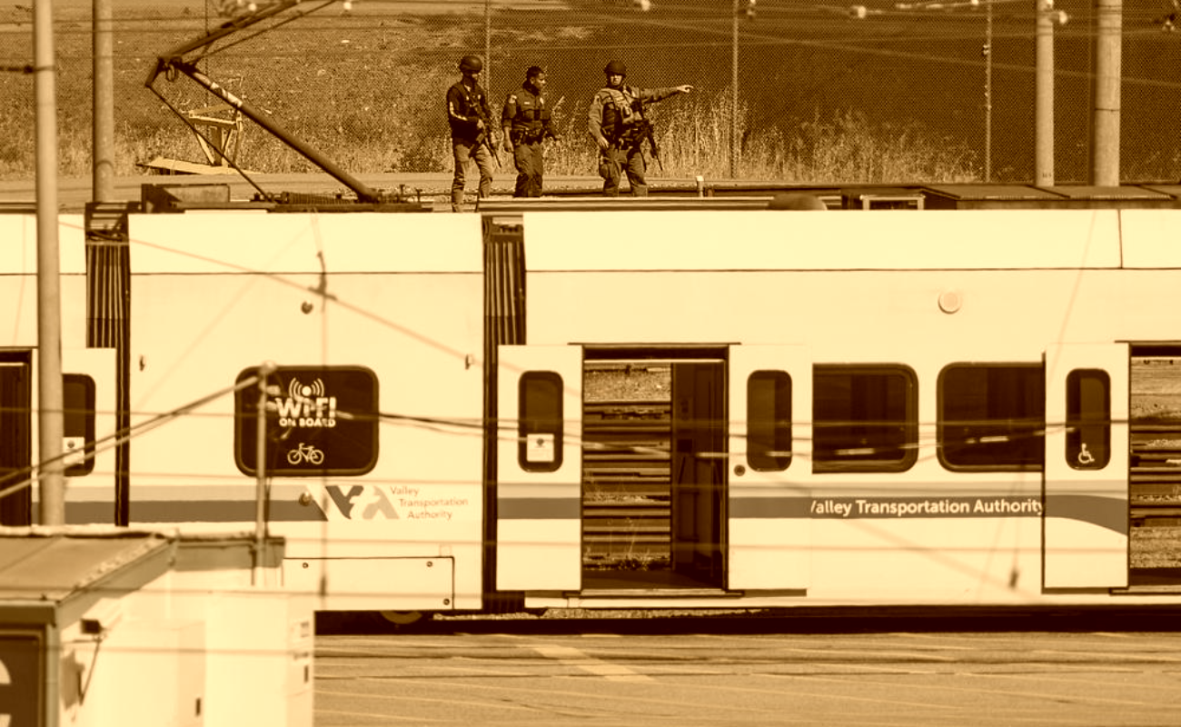 Tiroteo en base ferroviaria en California deja ocho muertos