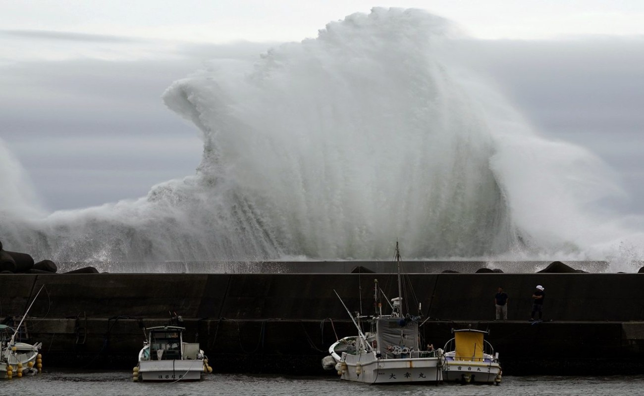 Tifón Hagibis se debilita; autoridades evalúan daños en Japón