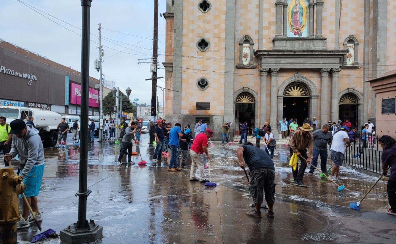 Participan comerciantes ambulantes en Jornada de Limpieza del centro histórico de Tijuana