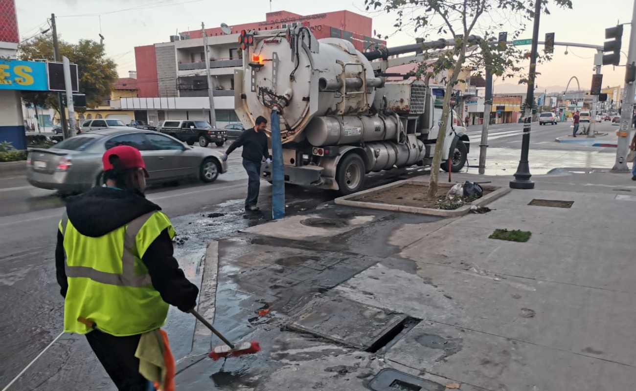 Rehabilitan tramo subcolector de aguas residuales de Rosarito