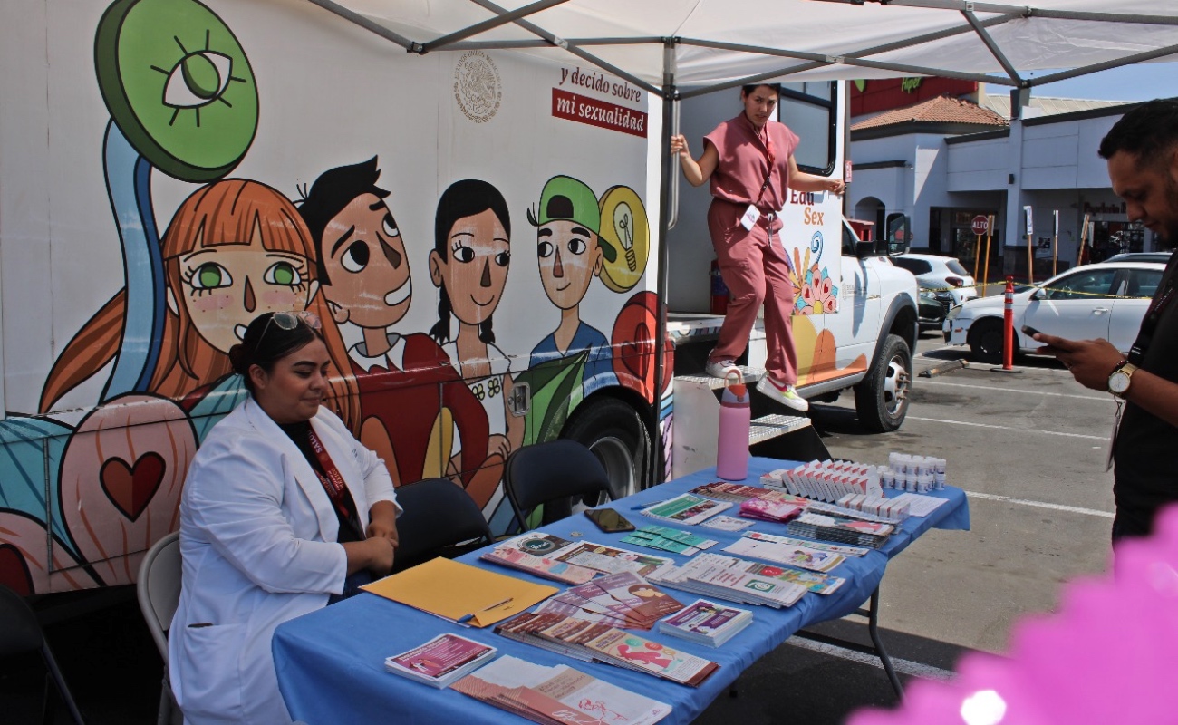 Invitan a jóvenes a jornada de Edusex en Macroplaza