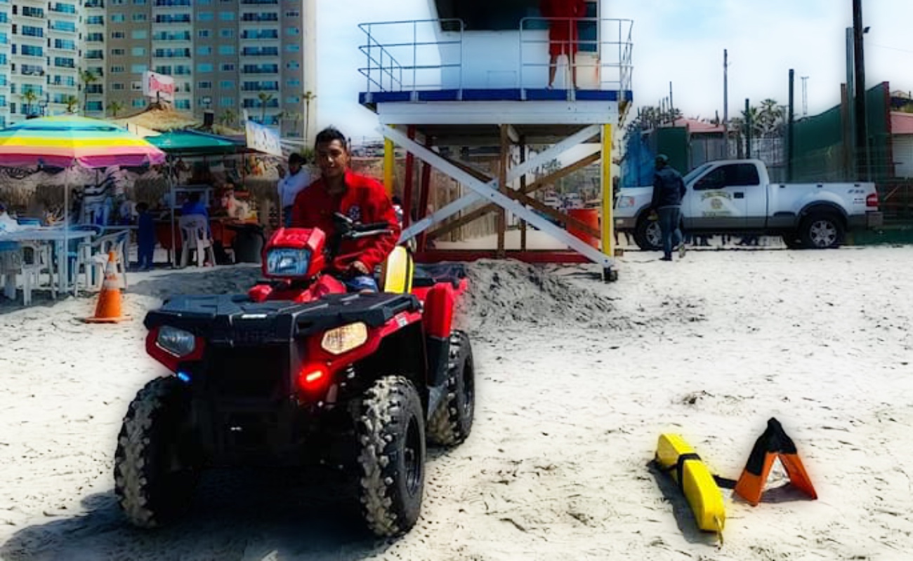 Llaman salvavidas de Rosarito respetar medidas de seguridad en playas