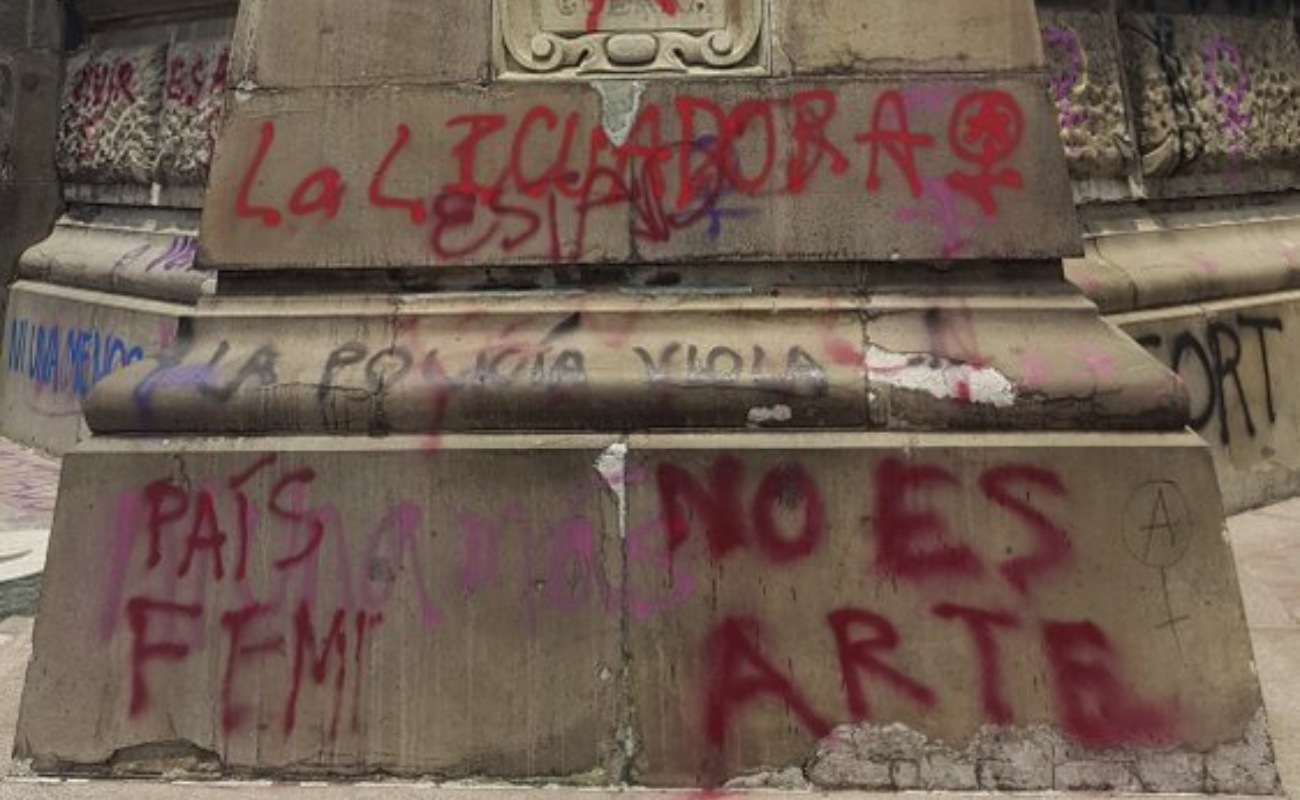 Evalúan daños a monumentos tras marcha en la CDMX