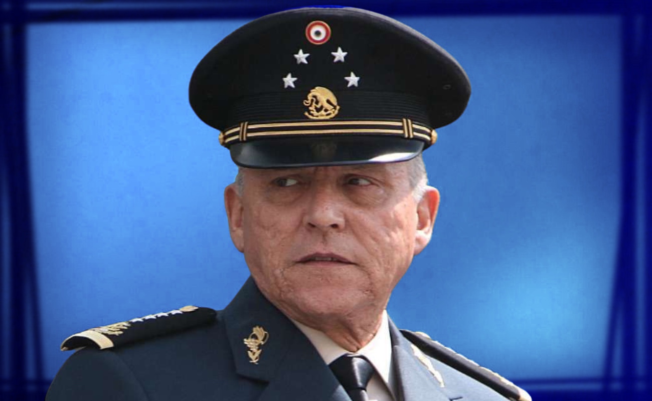 Exonera FGR al general Cienfuegos