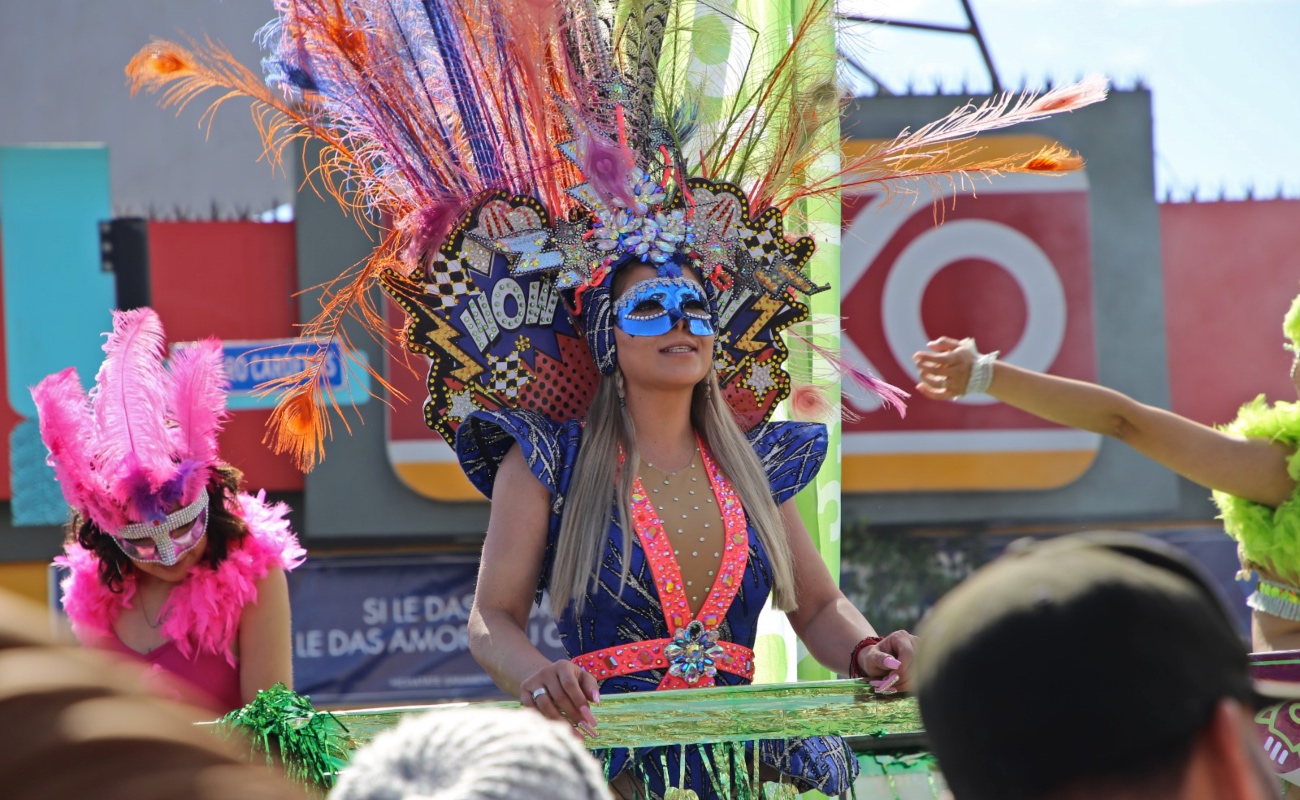 Realizan último desfile del Carnaval de Ensenada “Historia y Alegría” 2023
