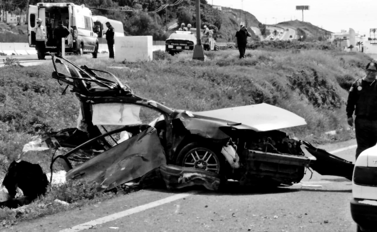 Un muerto y otro herido de gravedad, en accidente de carretera Tijuana - Rosarito