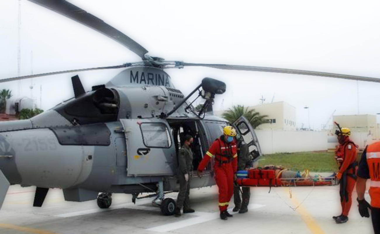 Rescatan en helicóptero a navegante golpeado a bordo de barco