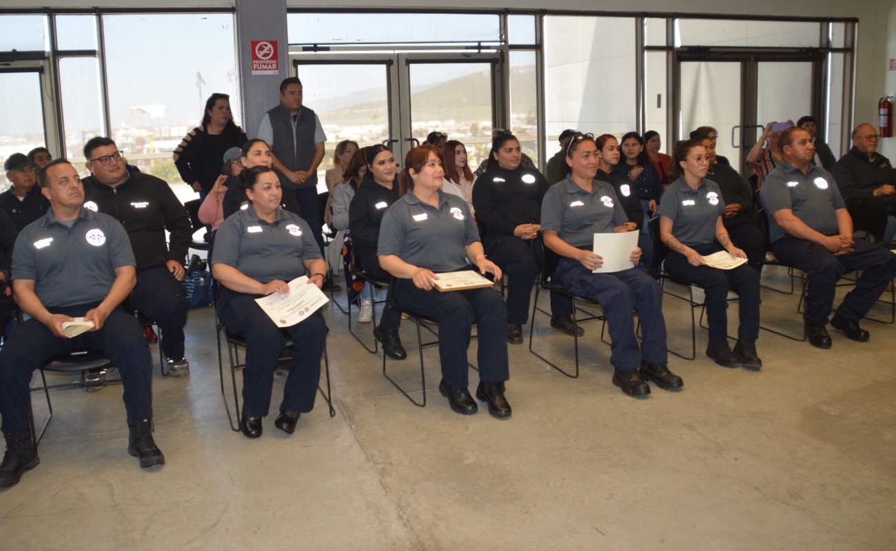 Reciben diploma de egreso Primera Generación de Paramédicos Sin Fronteras