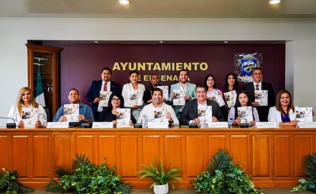 Entrega Armando Ayala 3er. Informe a Cabildo