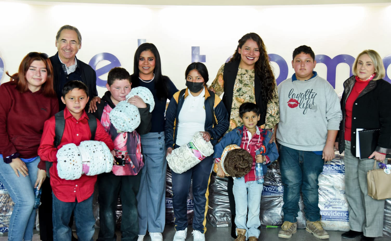 Dona Museo Interactivo El Trompo dos mil cobijas para niños de comunidades vulnerables