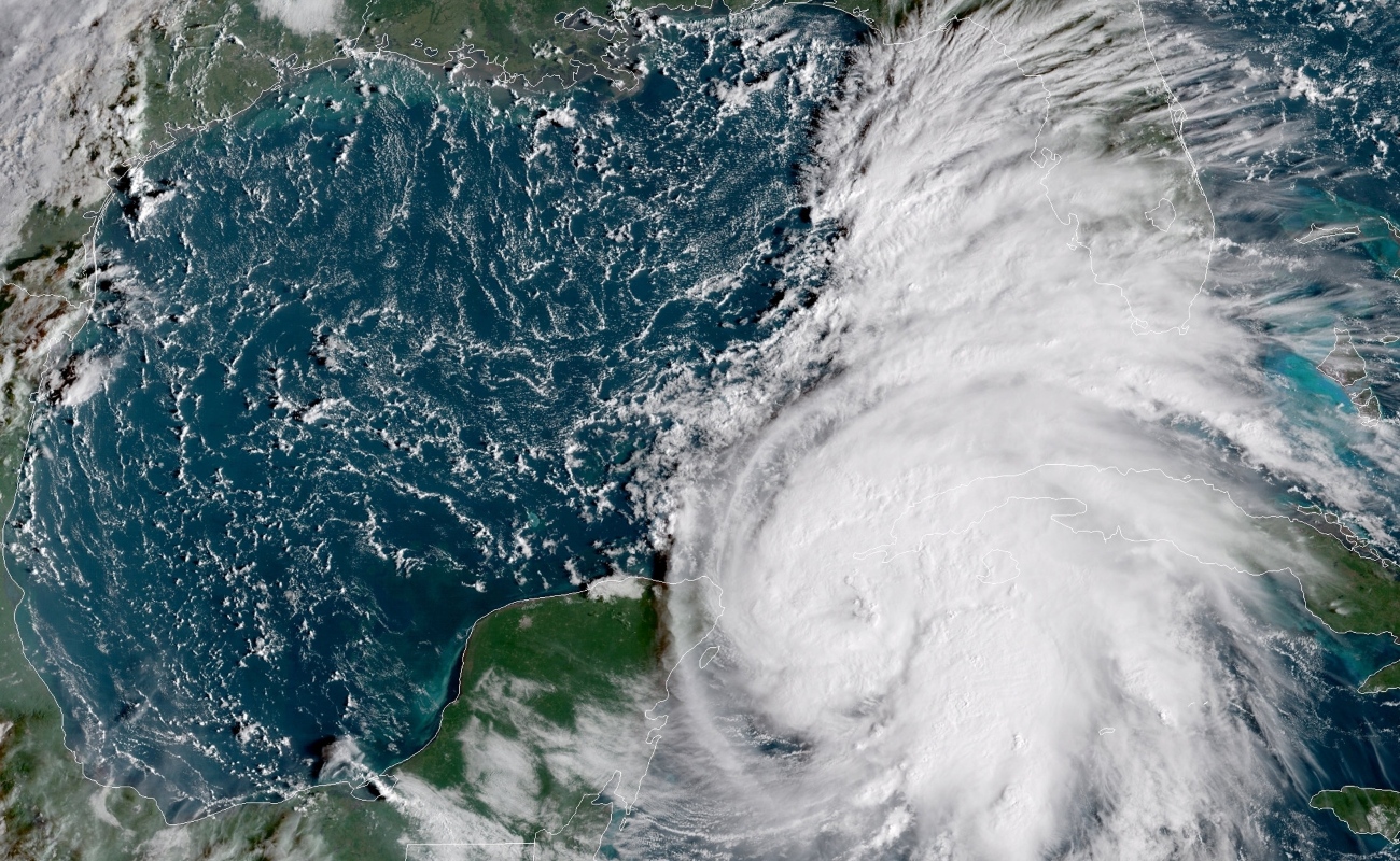 “Michael” ya es huracán y amenaza el Sureste de México
