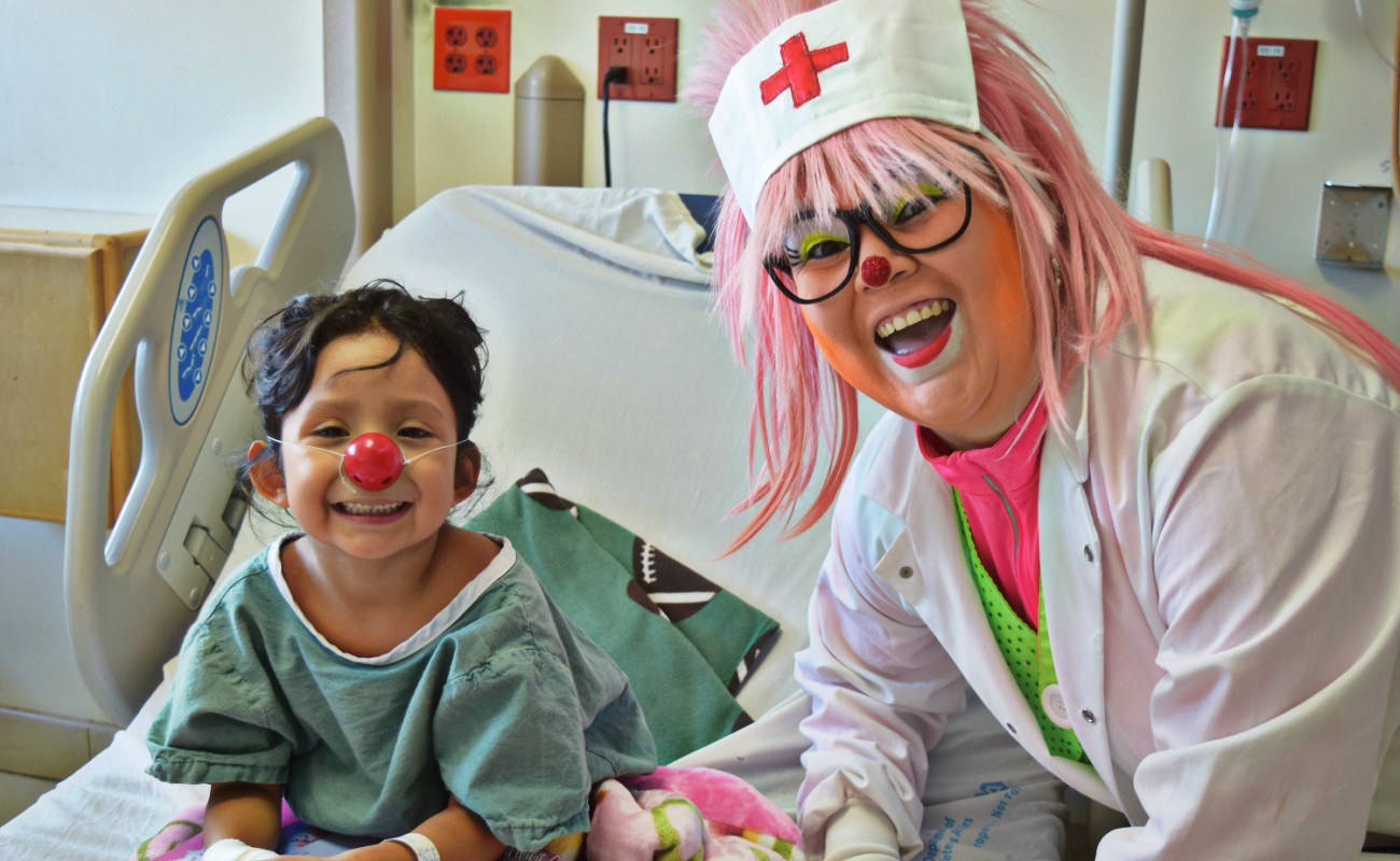 Brindan alegrías y muchas sonrisas a niños hospitalizados