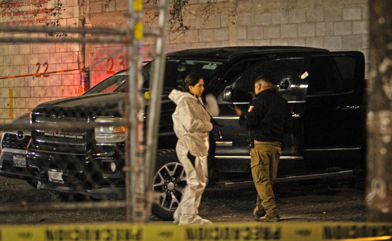 Ejecutan a hombre frente a su familia en estacionamiento de la Zona Centro