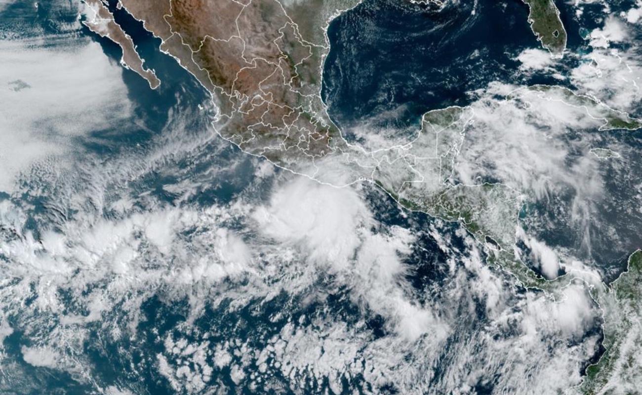 Tocará Agatha como huracán categoría 3 costas de Oaxaca