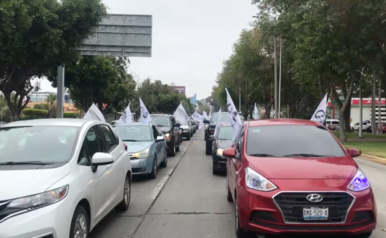 Cientos de automovilistas participan en caravana “Leyzaola No Está Solo”