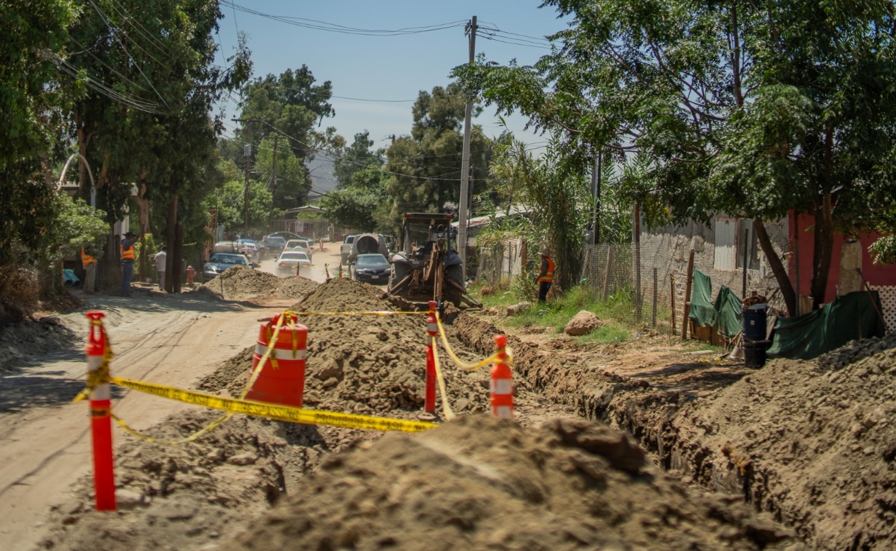 Avanza construcción de red de alcantarillado y emisor de aguas residuales en colonia Alfonso Garzón
