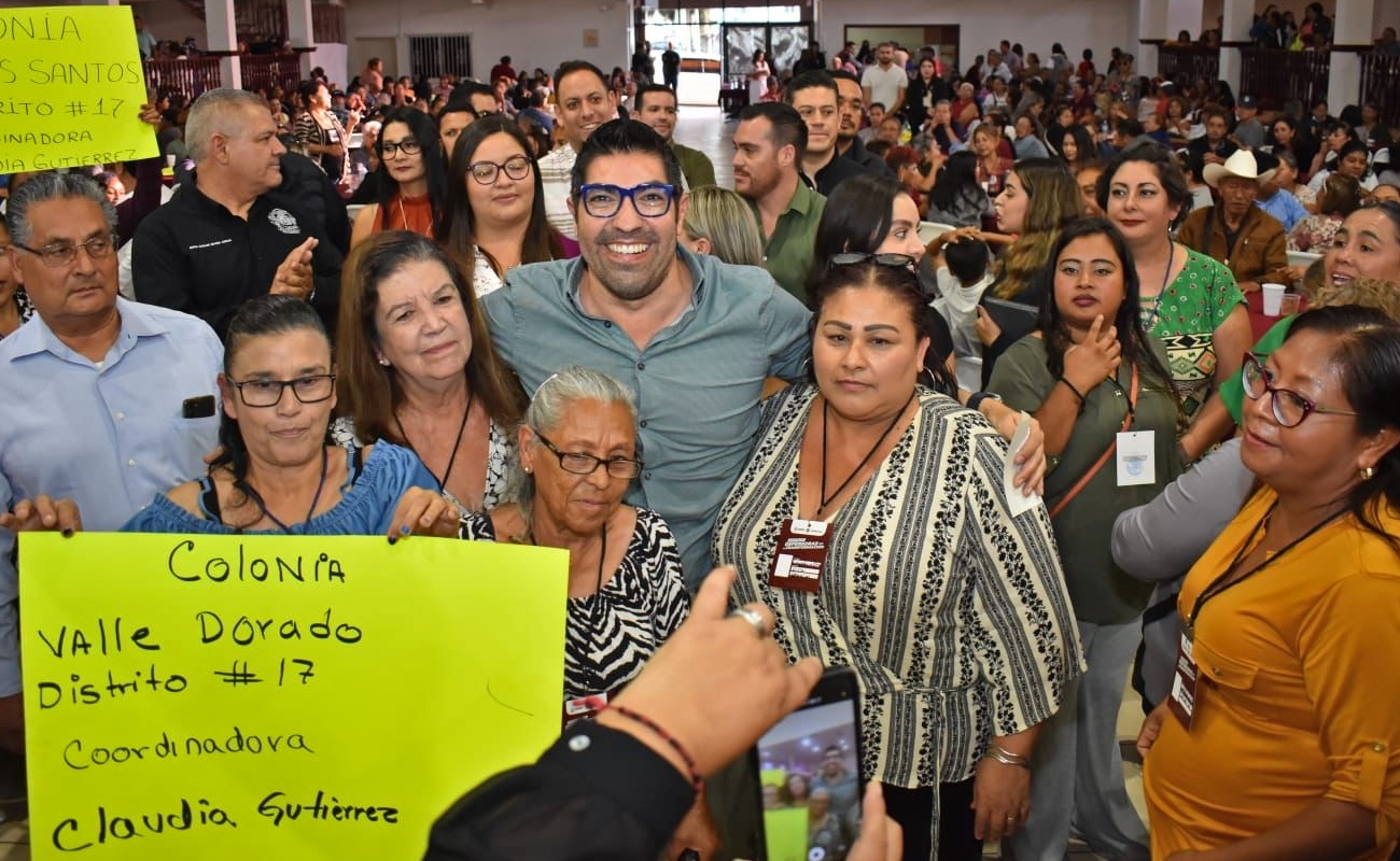 Toma Armando Ayala protesta a promotores por el bienestar