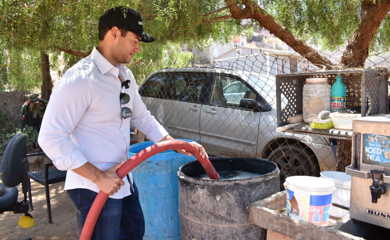 Distribuye Gobierno de Ensenada 15 mil litros de agua