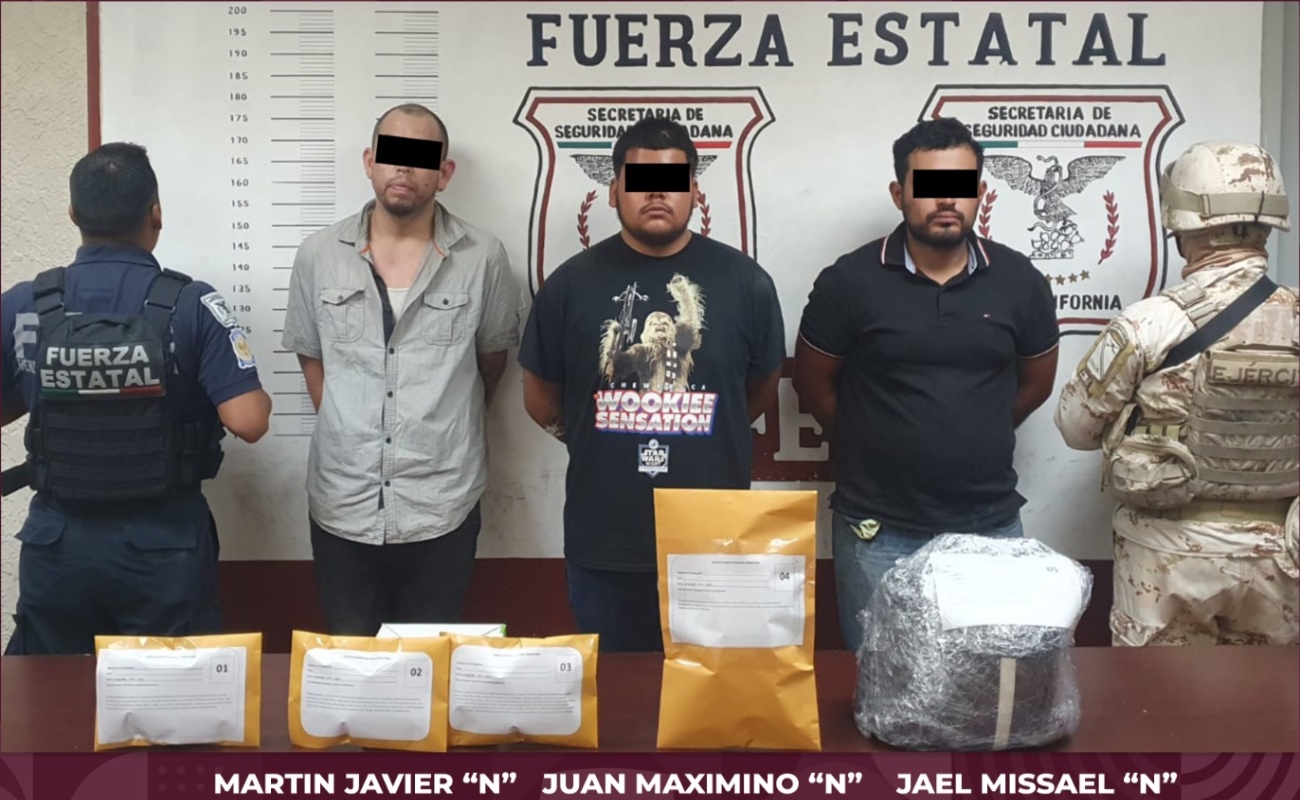 Detienen en flagrancia a tres sujetos en posesión de drogas y armas de alto impacto en Tecate
