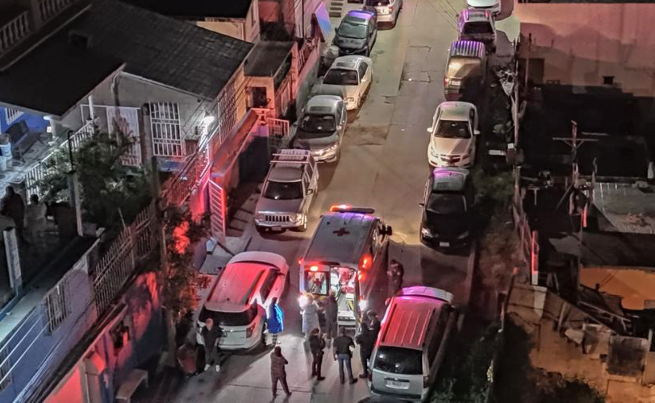 Ejecutan a jovencita afuera de su casa en Lomas Taurinas