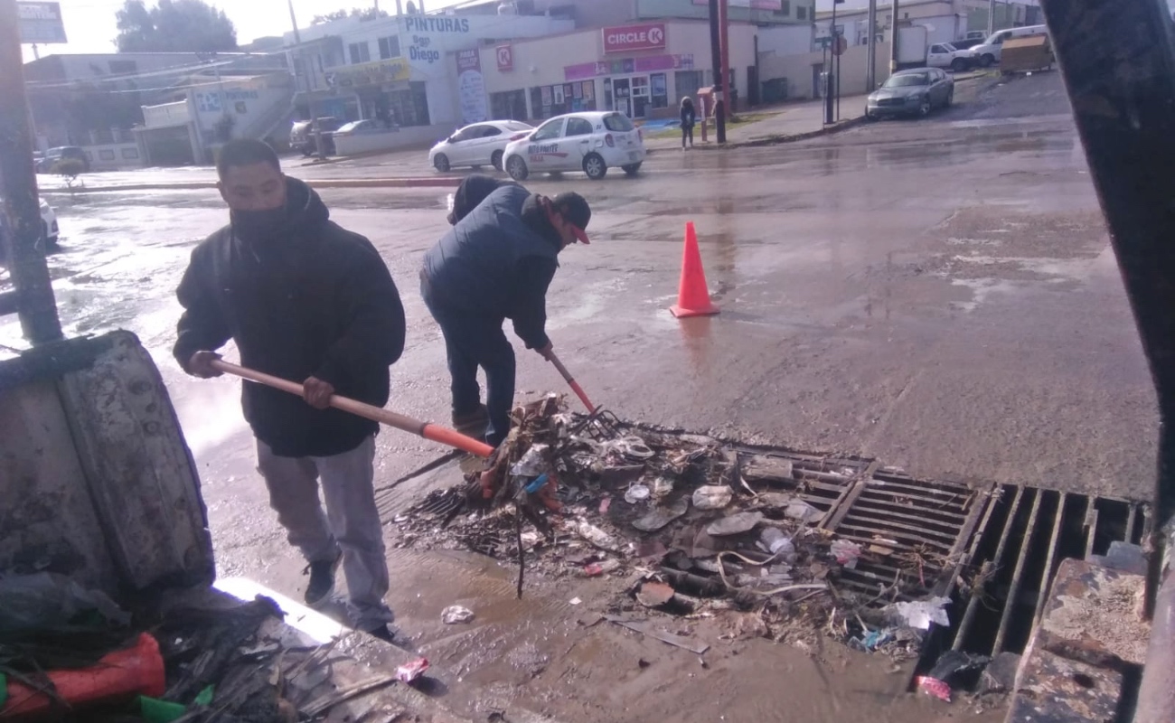 Reportan daños menores en Ensenada por temporal de lluvia