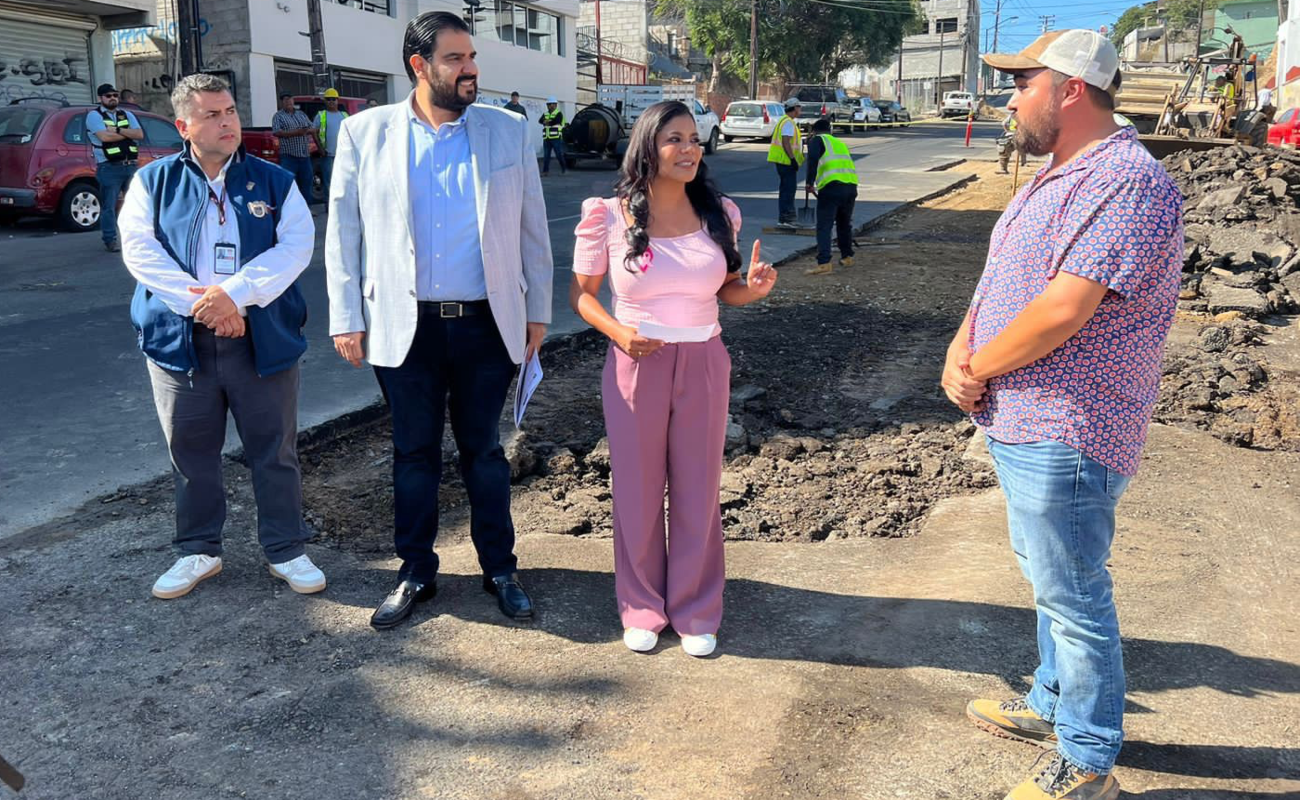 Supervisa alcaldesa Montserrat Caballero obra de bacheo en Zona Centro
