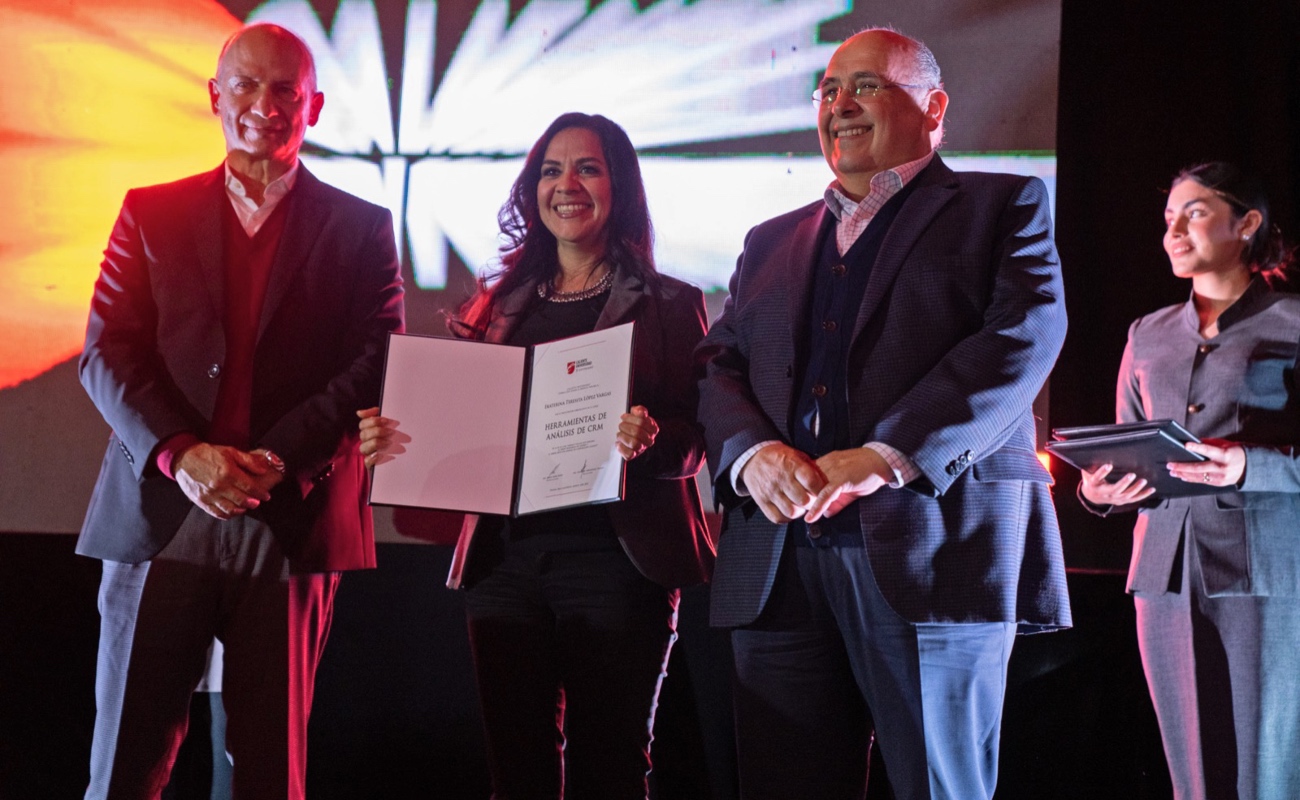 Celebra Caliente Universidad quinto aniversario con lanzamiento de nuevo programa