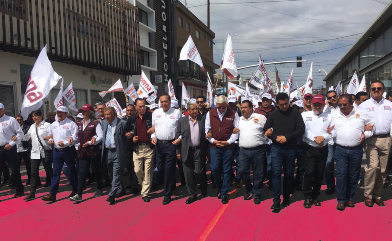 CTM, brazo obrero del PRI, marcha con candidatos de Morena