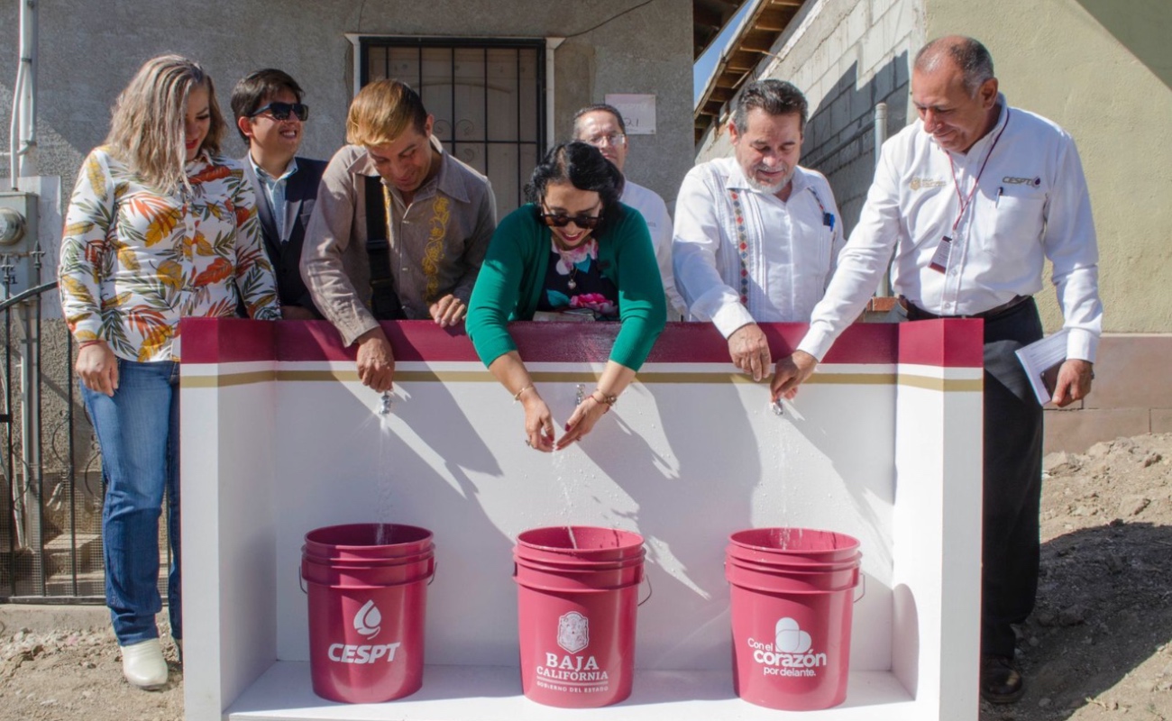 Entrega CESPT obra de agua potable a colonia Cumbres de Rosarito