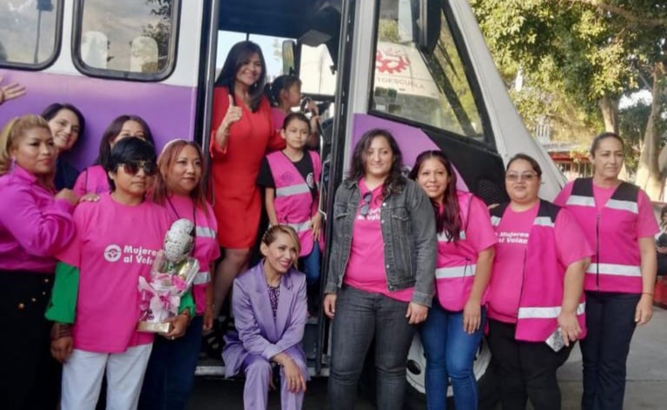 Amadrina CEJUM a primera generación de mujeres al volante