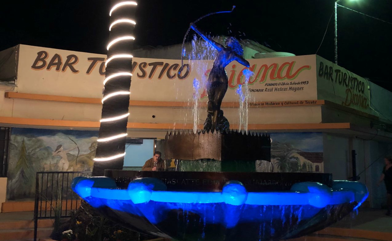 Develan estatua de Diana La Cazadora en Tecate