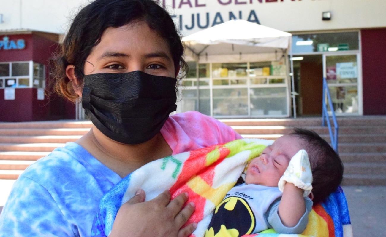 Dan de alta a recién nacido luego de cuatro meses hospitalizado en el Hospital General de Tijuana